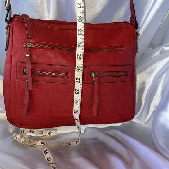 Bueno Multi Pocket Crossbody Red Pebbled Vegan Leather Brass Accents Adjustable - Picture 10 of 13